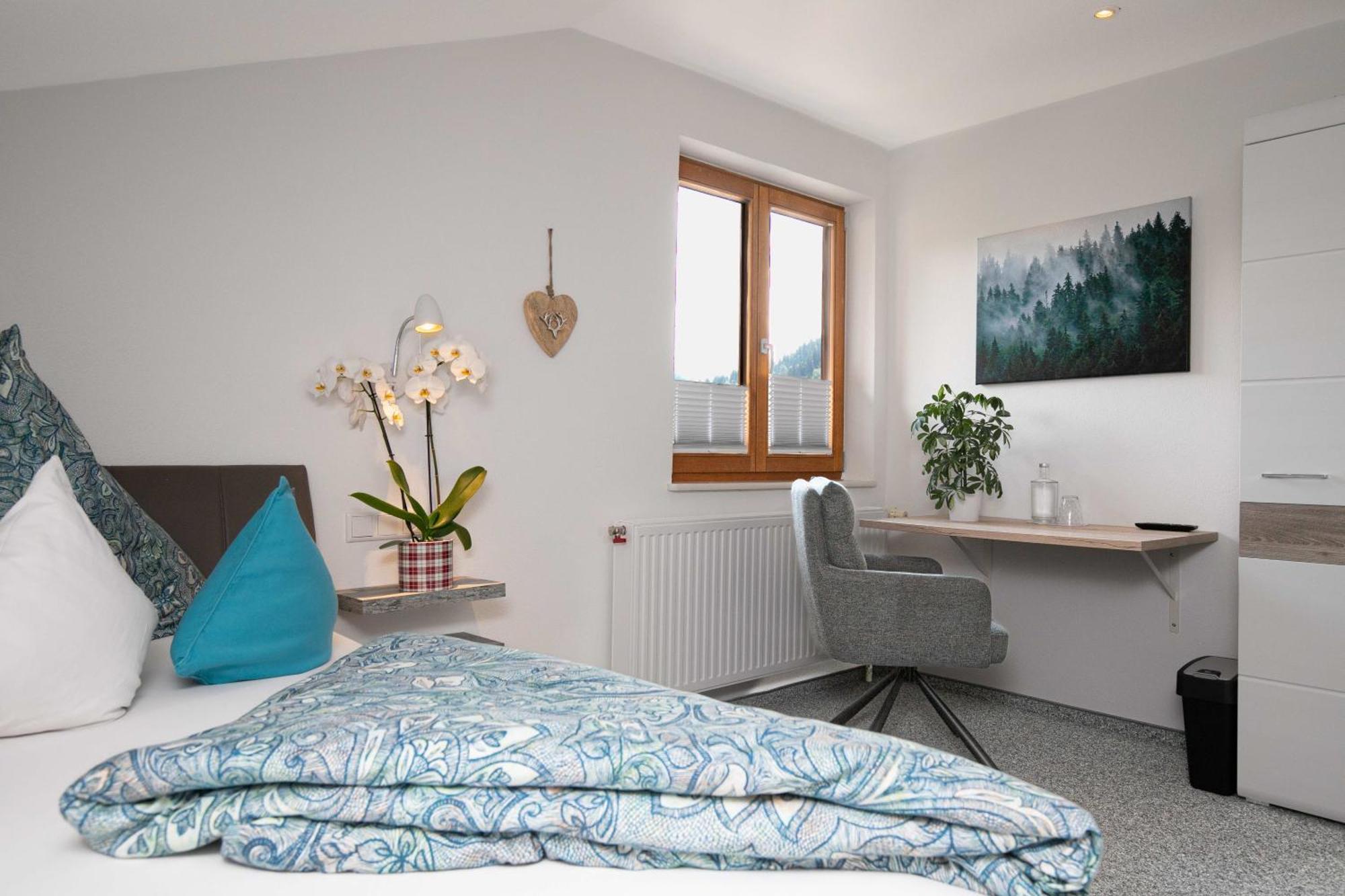 Hotel Restaurant Amadeus - Inclusive Skipass Und Vieles Mehr Bad Hindelang Buitenkant foto