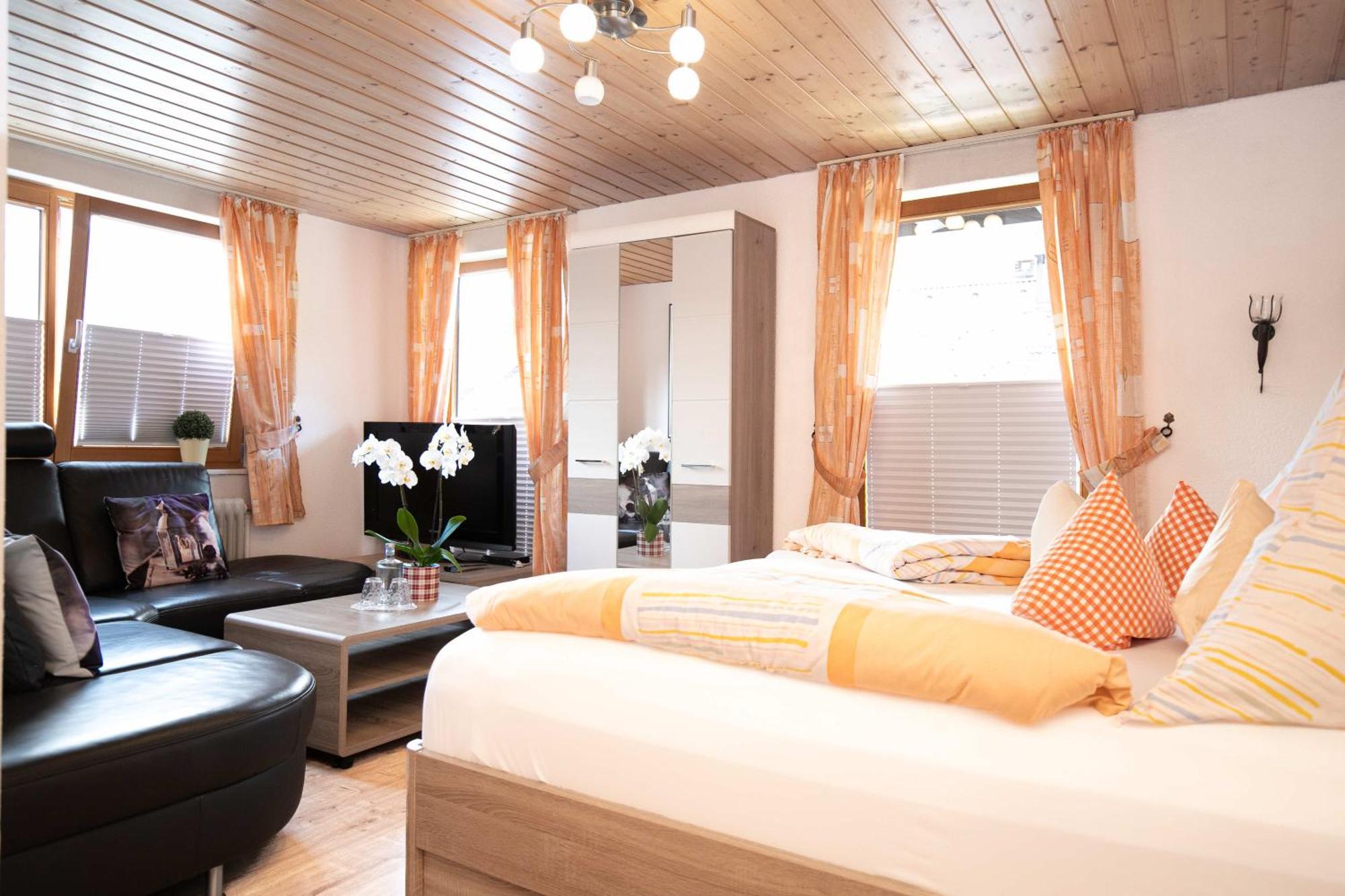Hotel Restaurant Amadeus - Inclusive Skipass Und Vieles Mehr Bad Hindelang Buitenkant foto
