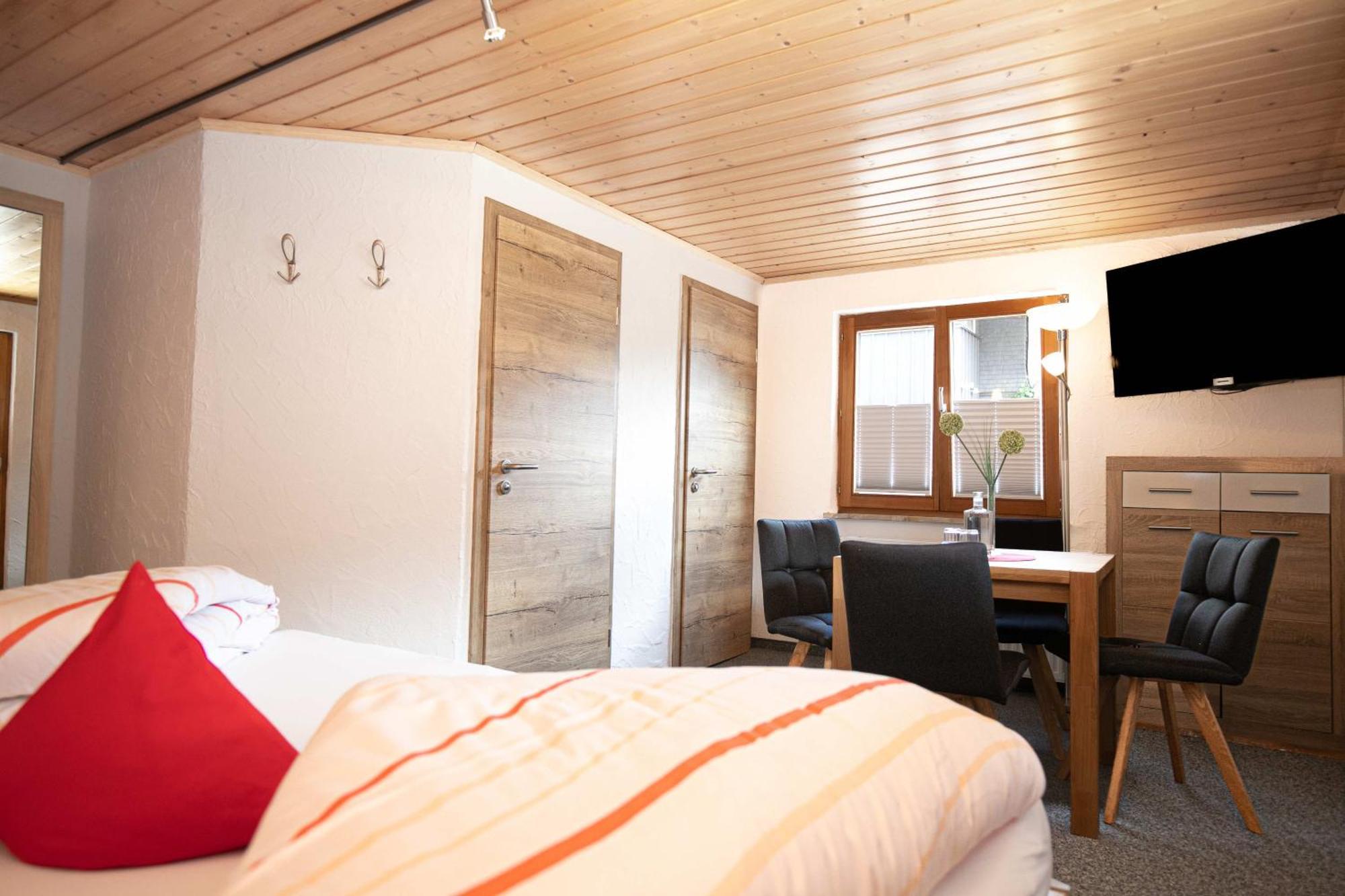 Hotel Restaurant Amadeus - Inclusive Skipass Und Vieles Mehr Bad Hindelang Buitenkant foto