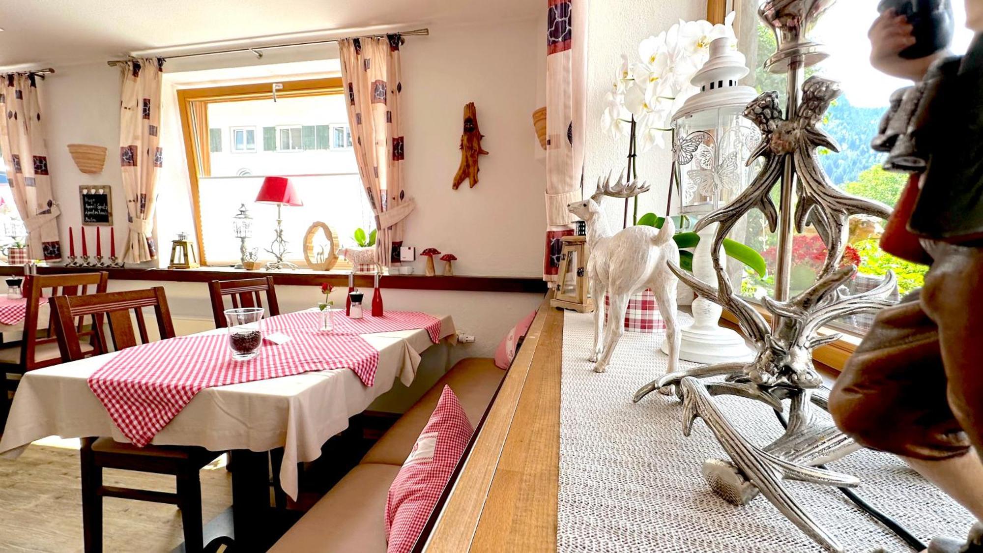 Hotel Restaurant Amadeus - Inclusive Skipass Und Vieles Mehr Bad Hindelang Buitenkant foto