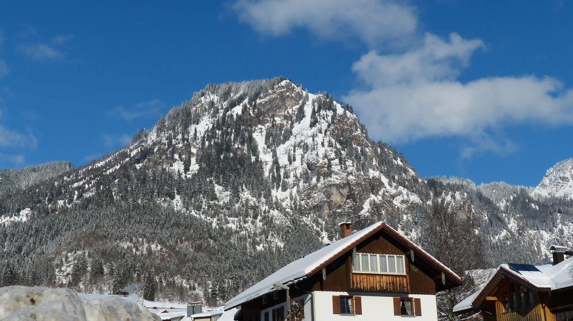 Hotel Restaurant Amadeus - Inclusive Skipass Und Vieles Mehr Bad Hindelang Buitenkant foto