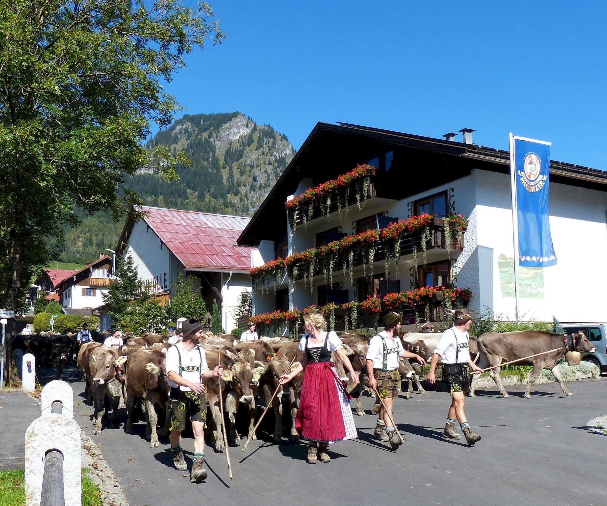 Hotel Restaurant Amadeus - Inclusive Skipass Und Vieles Mehr Bad Hindelang Buitenkant foto